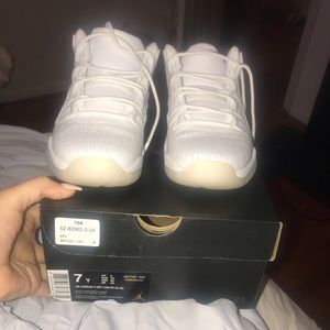 Air Jordan 11 retro lows grade school girl size 7
